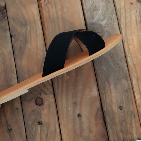 Black suade criss Cross Slides - Picture 3 of 6